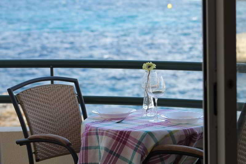 Apartamento Sol Ponent Cala Blanca  Exterior foto